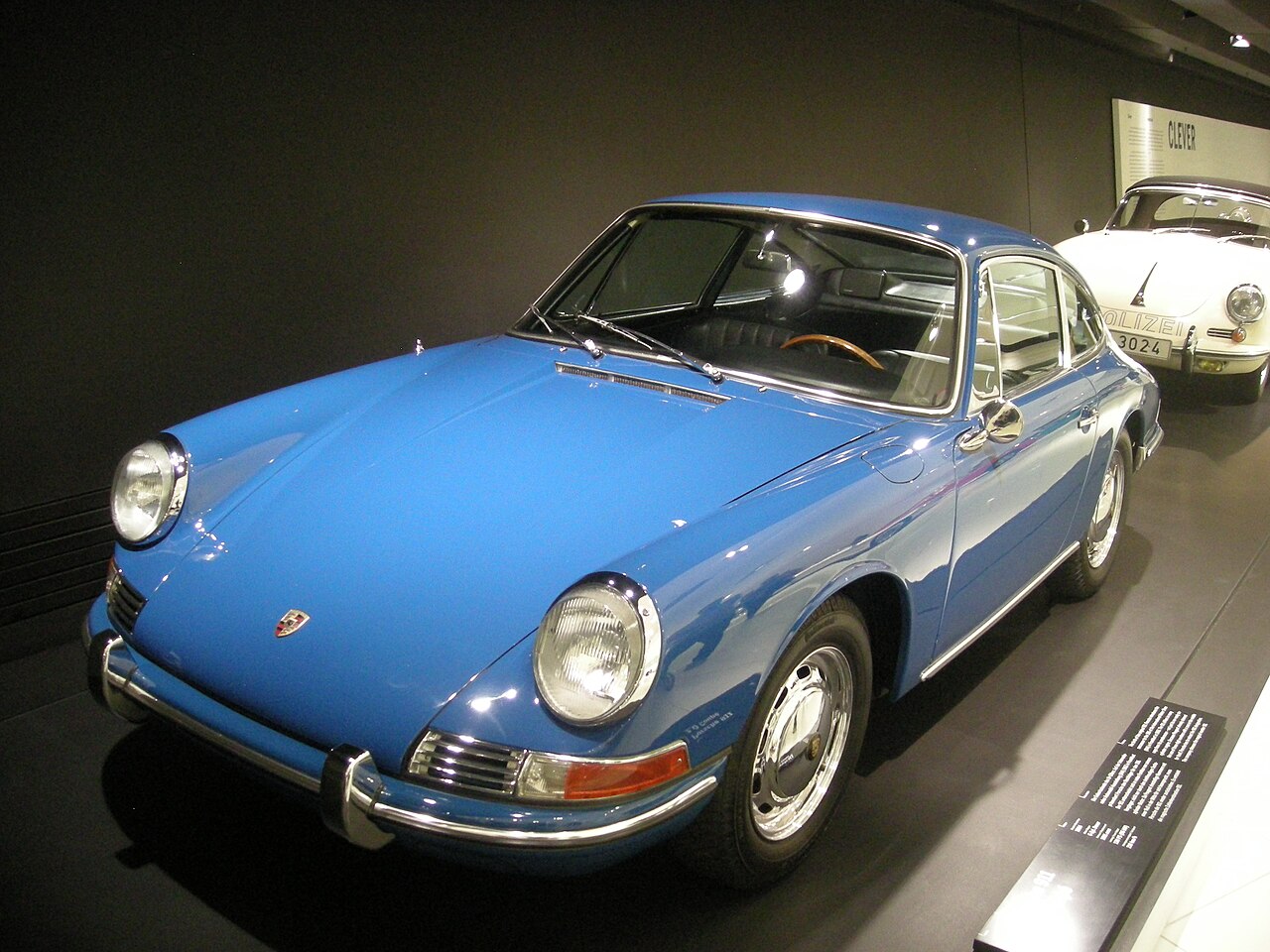 Porsche 911 : soixante ans, huit générations et une silhouette qui n'a jamais plié